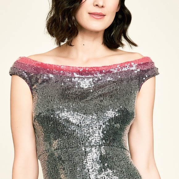 CRUX OFF-THE-SHOULDER  JUMPSUIT PRICE IS FIRM - Picture 2 of 7